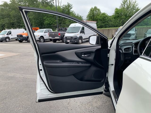 Used 2024 Nissan Murano SV w/ SV Midnight Edition Package image 17