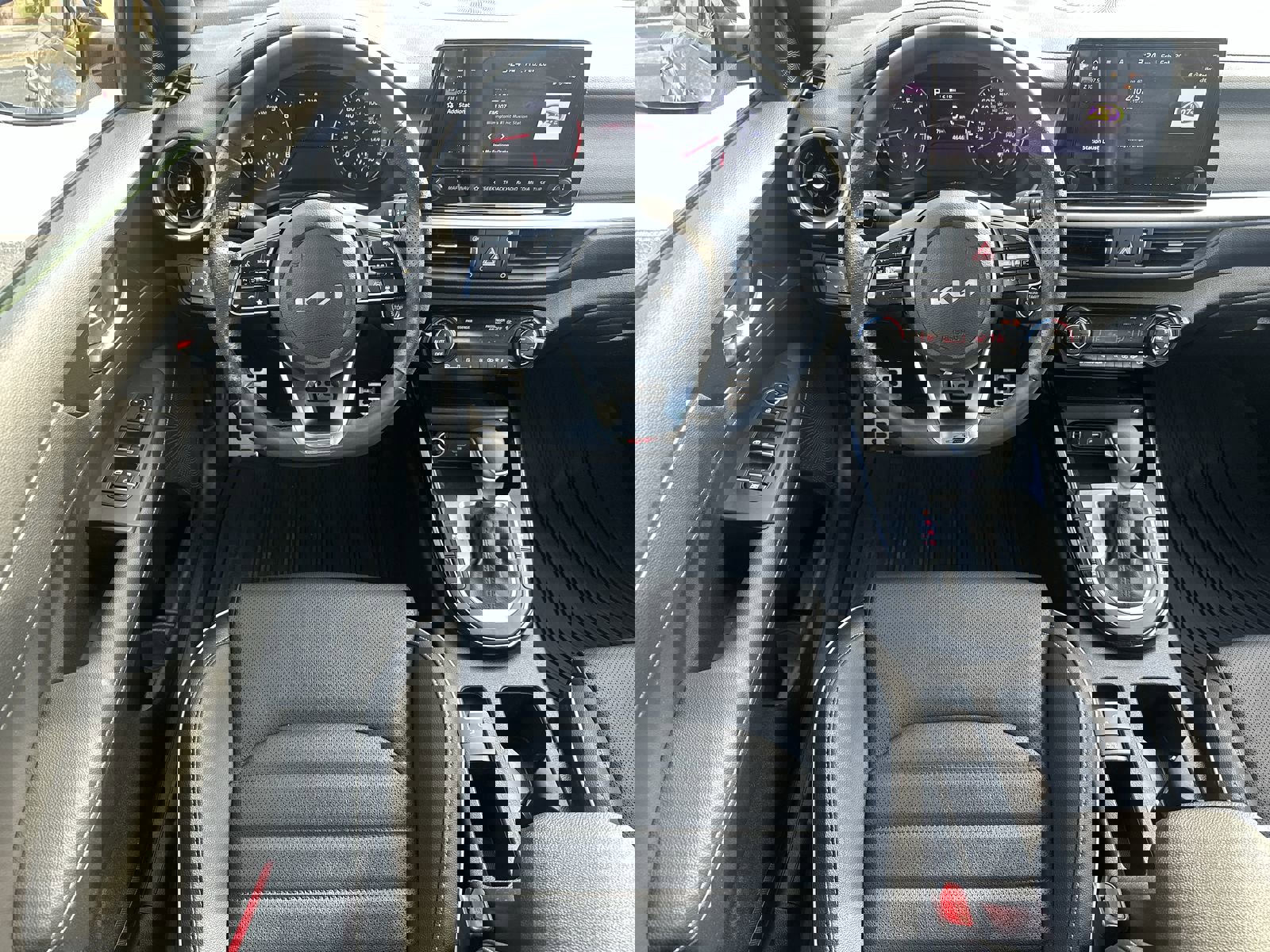 Used 2024 Kia Forte GT-Line w/ GT-Line Premium Package image 17