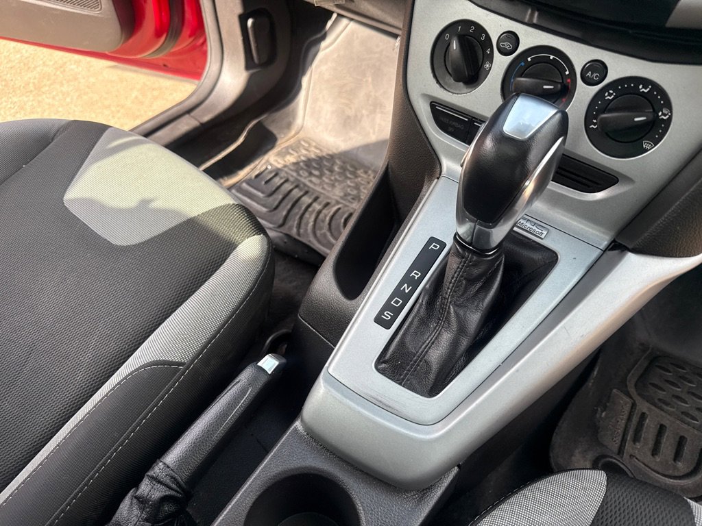 Used 2012 Ford Focus SE FWD image 17