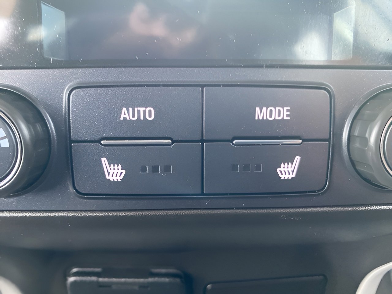 Used 2023 GMC Acadia SLT w/ Preferred Package image 14