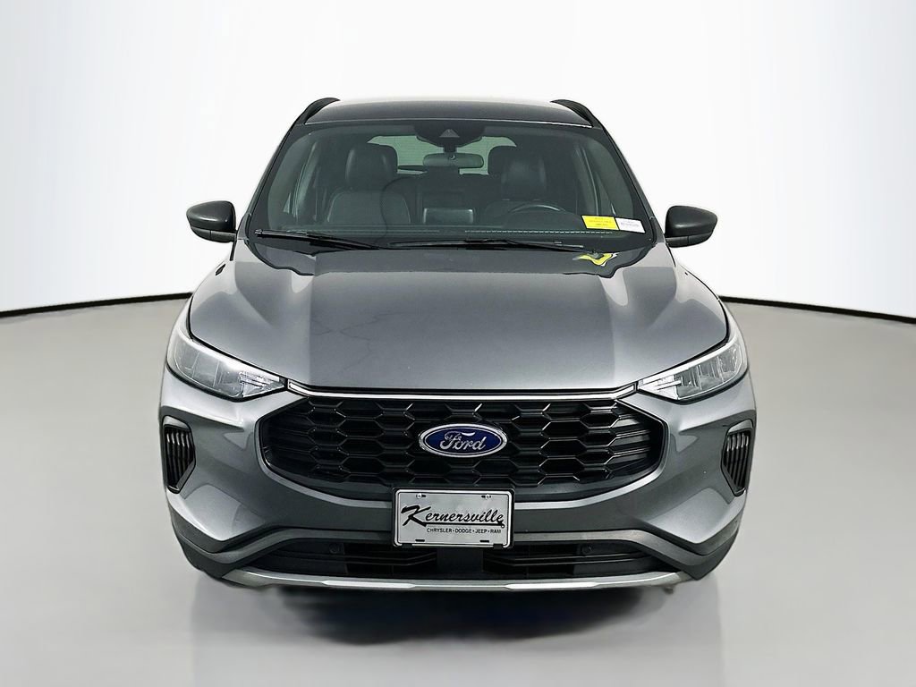 Used 2025 Ford Escape ST-Line AWD/4WD image 2