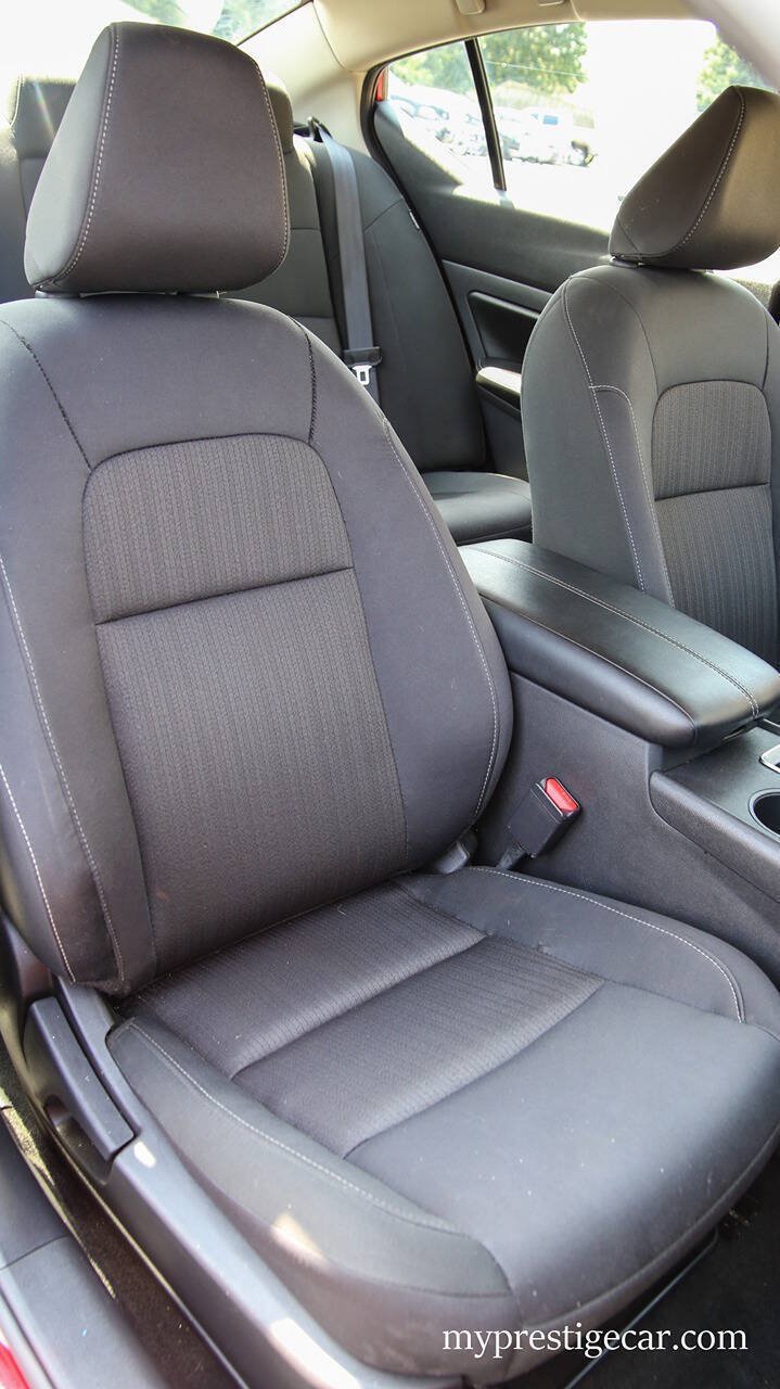 Used 2025 Nissan Altima 2.5 SV FWD image 19