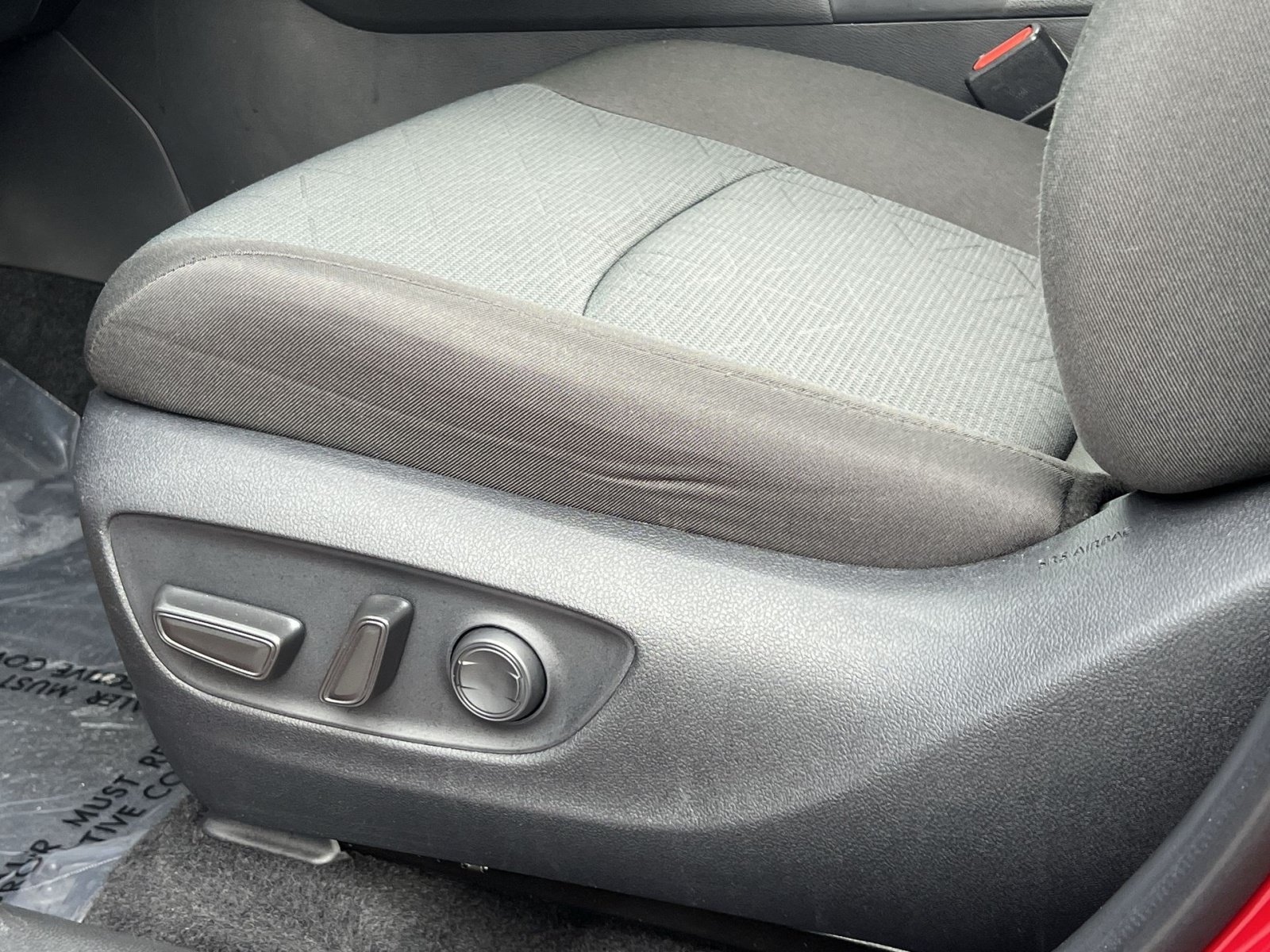 Used 2025 Toyota RAV4 XLE AWD/4WD image 13