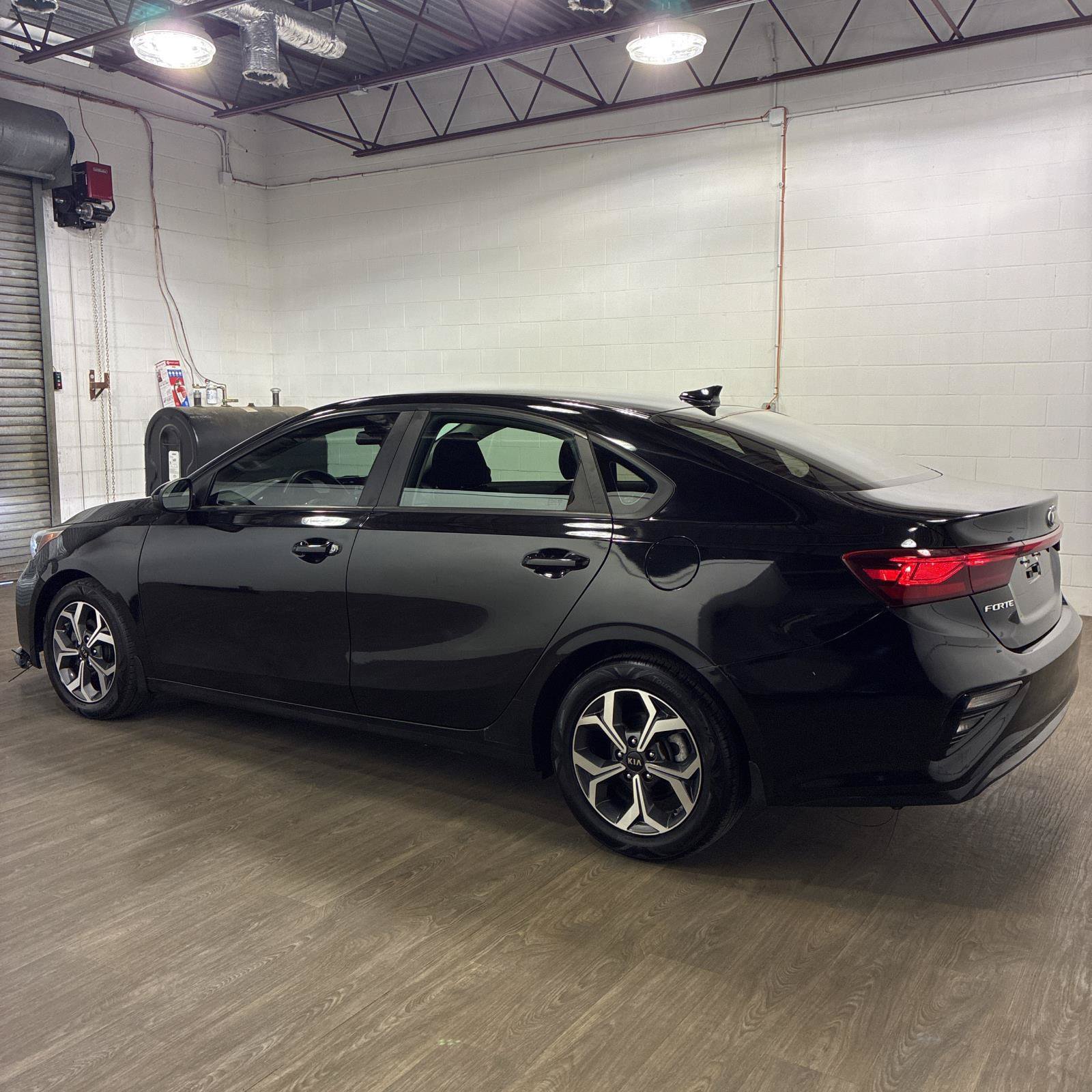 Used 2021 Kia Forte LXS FWD image 3