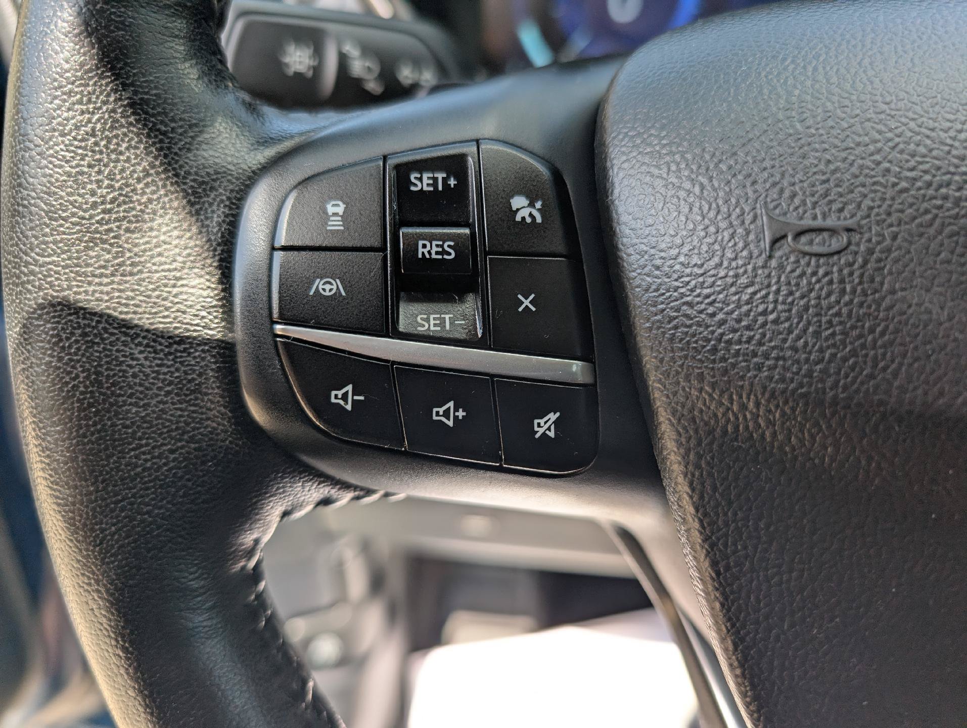 Used 2020 Ford Escape Titanium AWD/4WD image 22