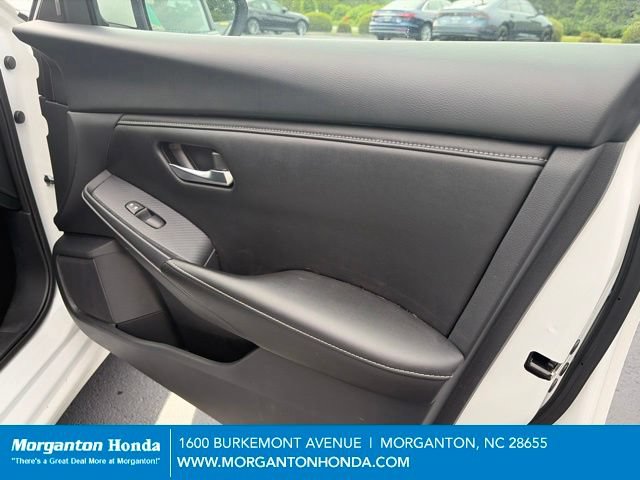 Used 2024 Nissan Sentra SV FWD image 31