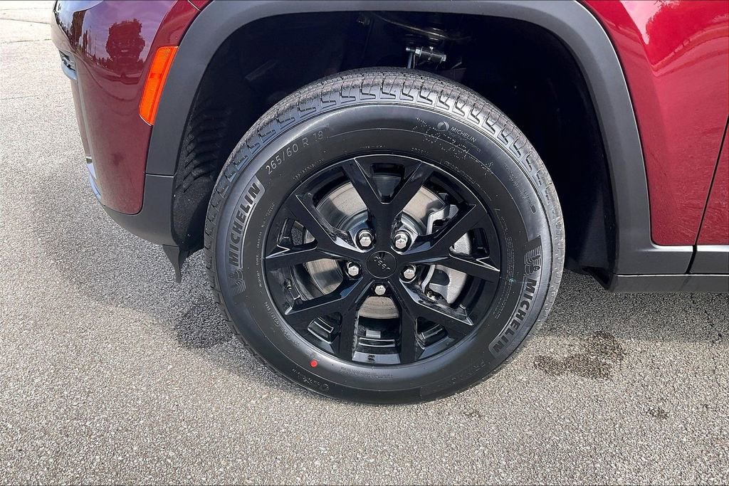 New 2026 Jeep Grand Cherokee L 4WD image 12