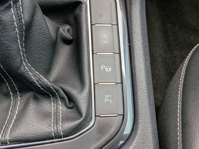 Used 2022 Volkswagen Tiguan SEL R-Line AWD/4WD image 23