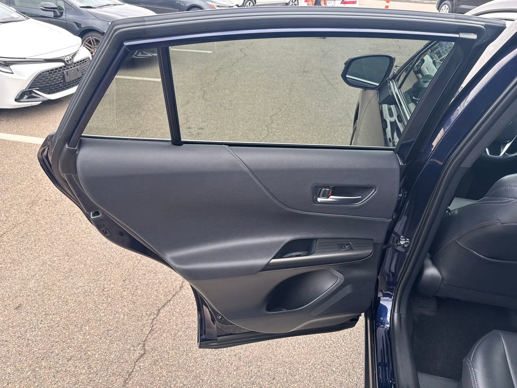 Used 2024 Toyota Venza XLE AWD/4WD image 38