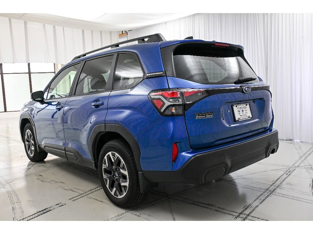 Used 2025 Subaru Forester Premium image 5