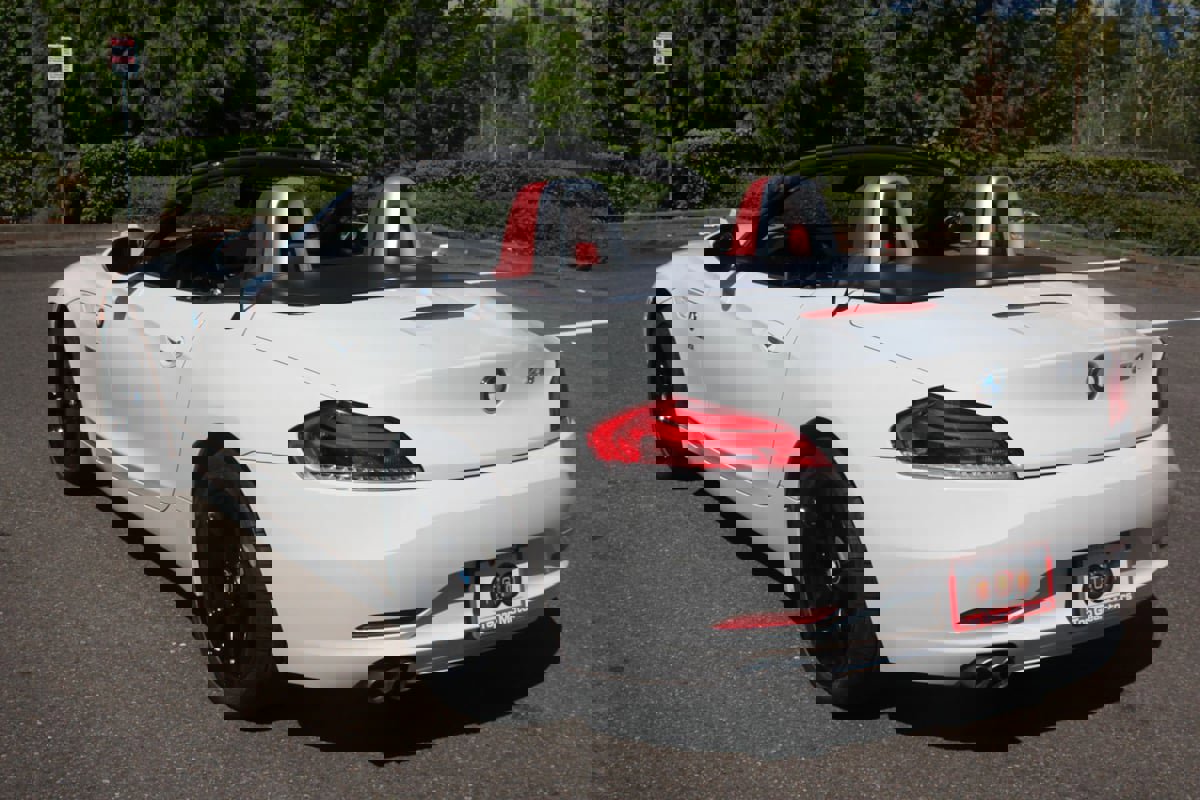 Used 2011 BMW Z4 sDrive30i image 14