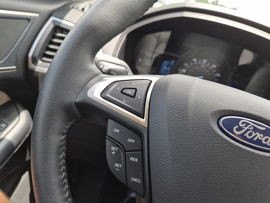Used 2024 Ford Edge SEL AWD/4WD image 19