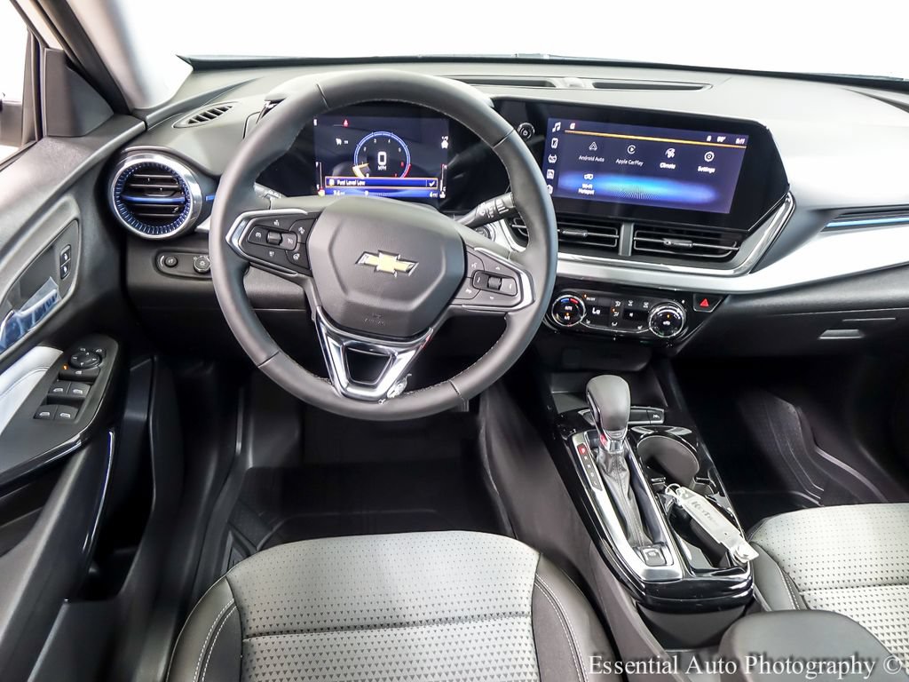 New 2026 Chevrolet Trax LT w/ LT Convenience Package FWD image 11