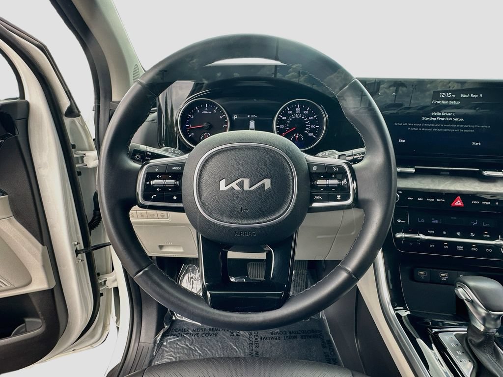 Certified 2024 Kia Carnival EX FWD image 11