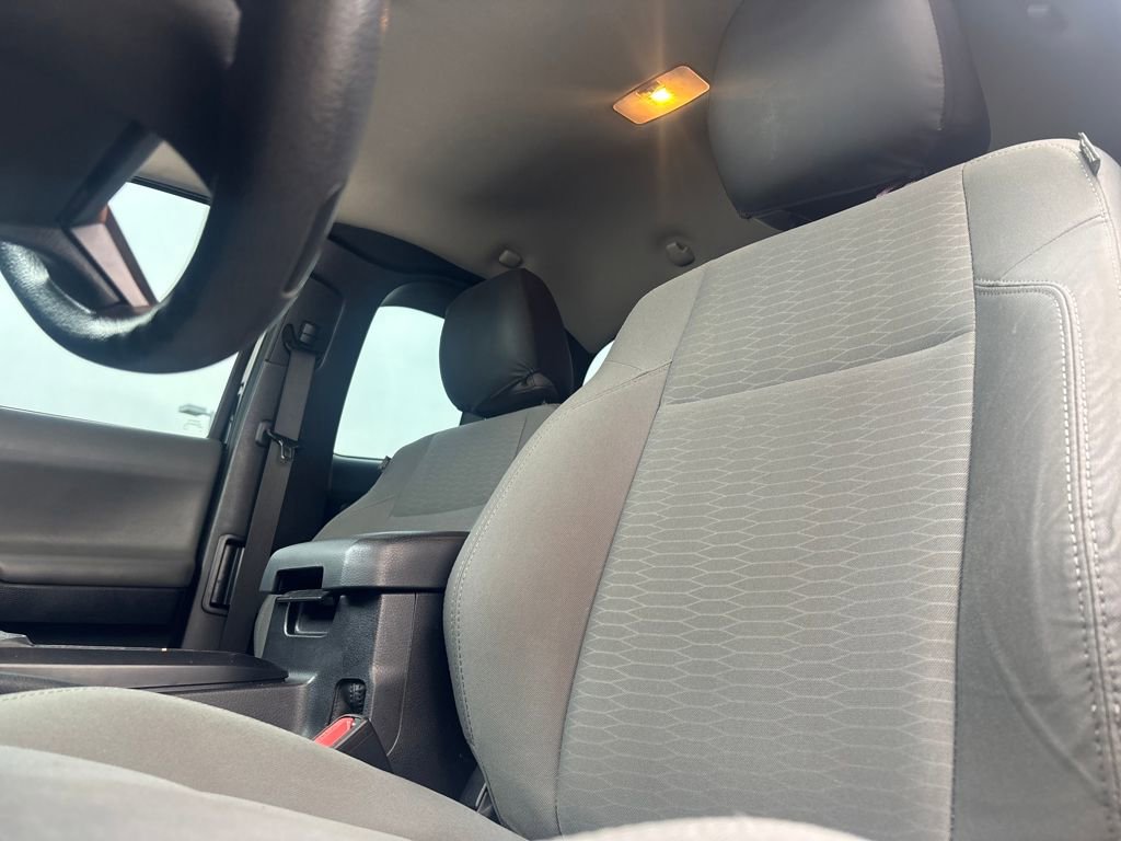 Used 2017 Toyota Tacoma SR image 9