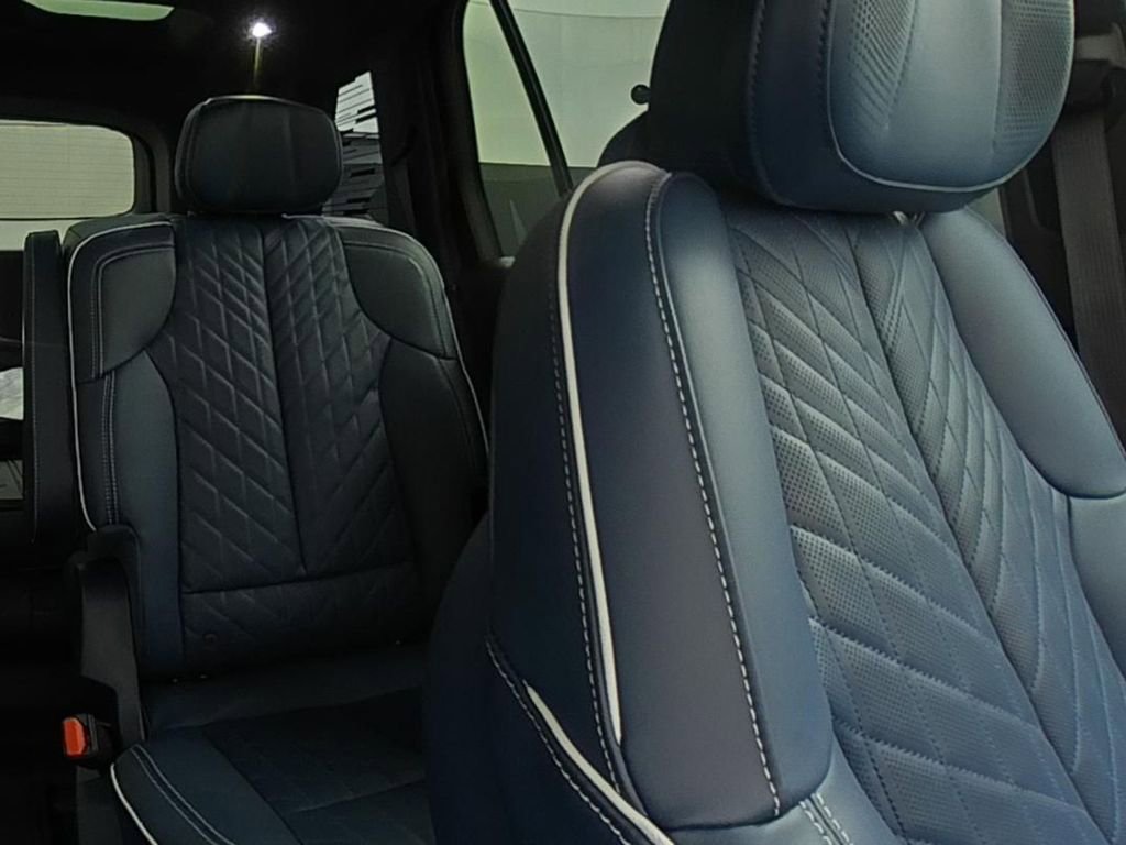 New 2026 Cadillac Vistiq Premium Luxury w/ LPO, Floor Liner Package AWD/4WD image 15