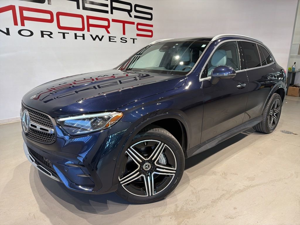 Used 2023 Mercedes-Benz GLC 300 4MATIC w/ AMG Line image 2