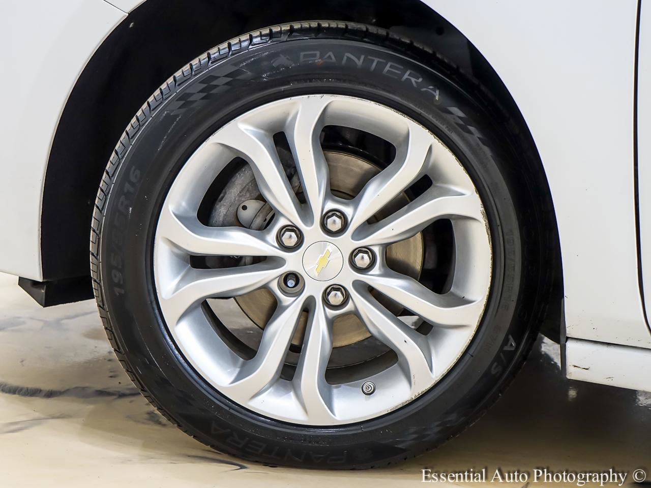 Used 2019 Chevrolet Cruze LS w/ LS Convenience Package FWD image 12