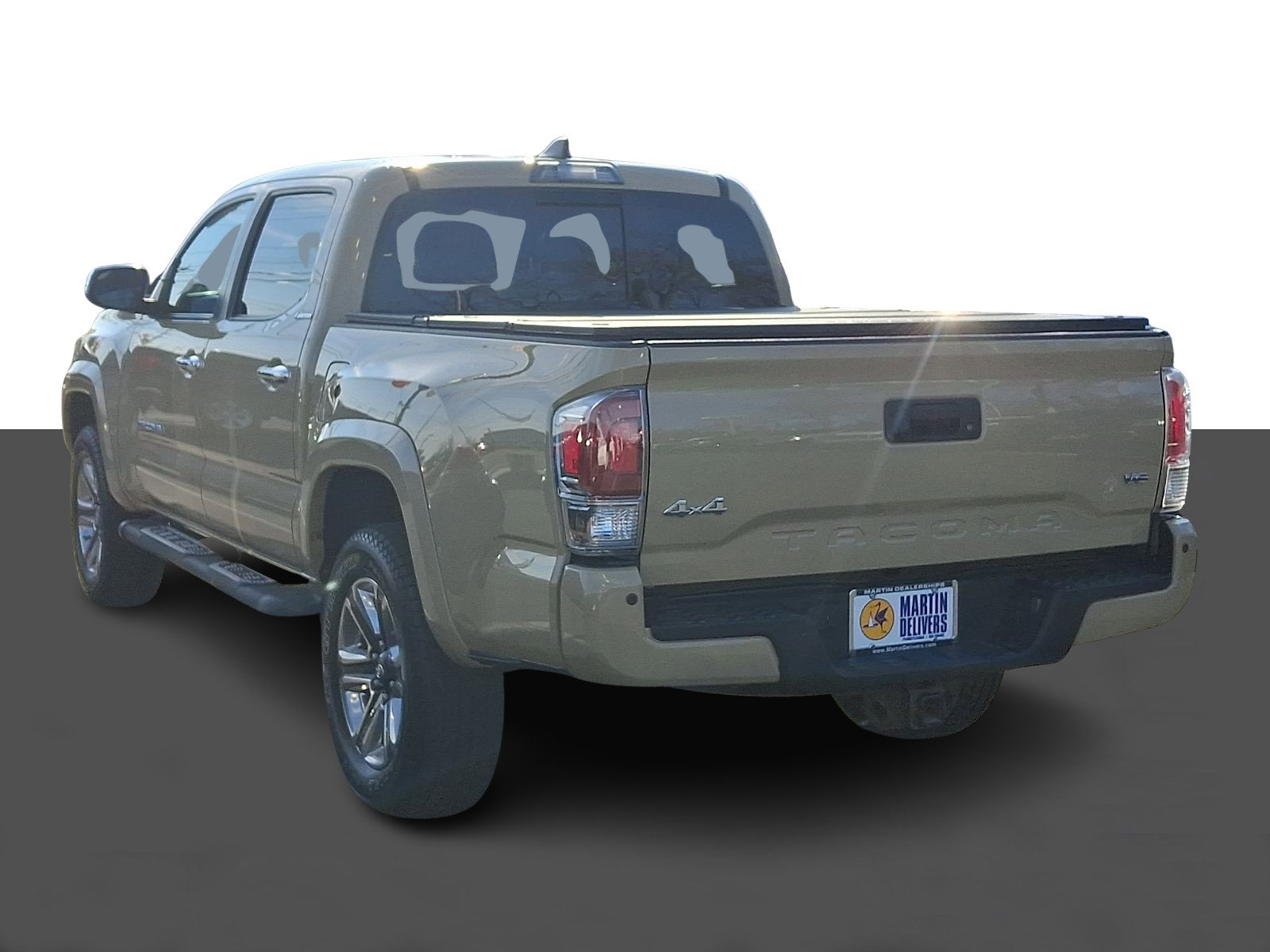 Used 2017 Toyota Tacoma Limited image 4