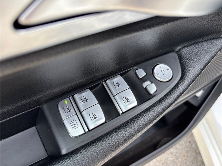 Used 2021 BMW 740i RWD image 25