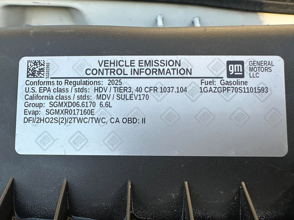 Used 2025 Chevrolet Express 3500 LT w/ LT Preferred Equipment Group image 16