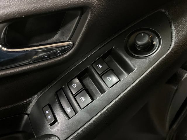Used 2017 Chevrolet Trax LT w/ LT Convenience Package AWD/4WD image 11
