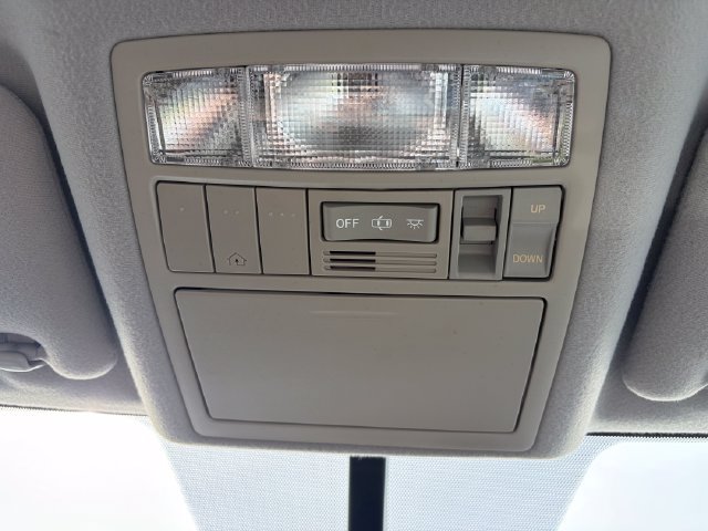 Used 2011 Toyota Venza AWD w/ Comfort Pkg image 15