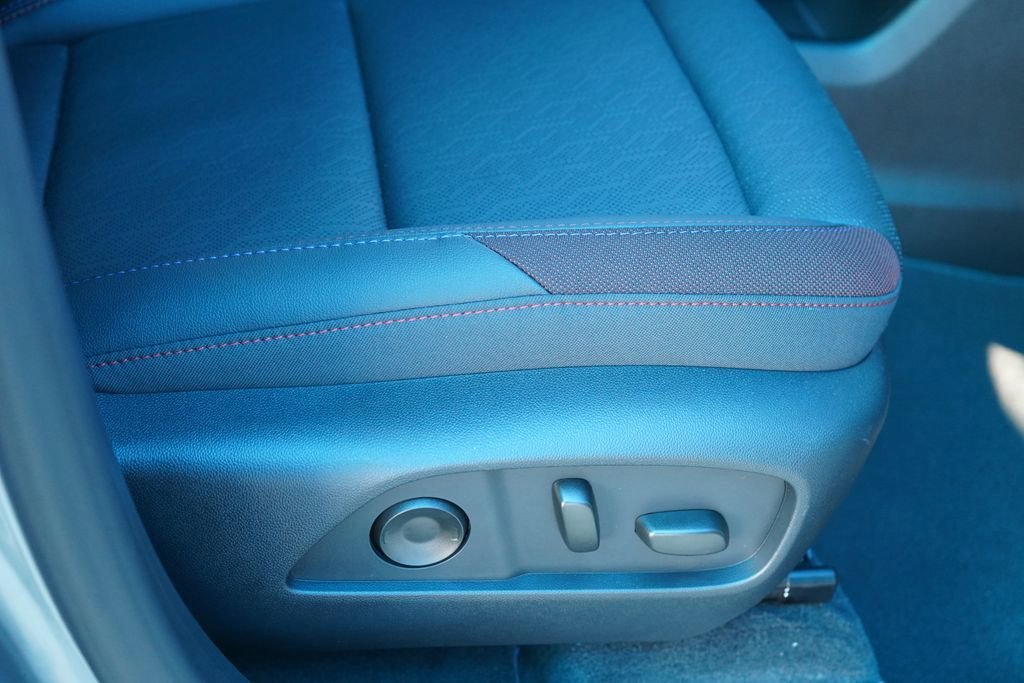 New 2026 Chevrolet Equinox RS w/ Convenience Package III FWD image 21