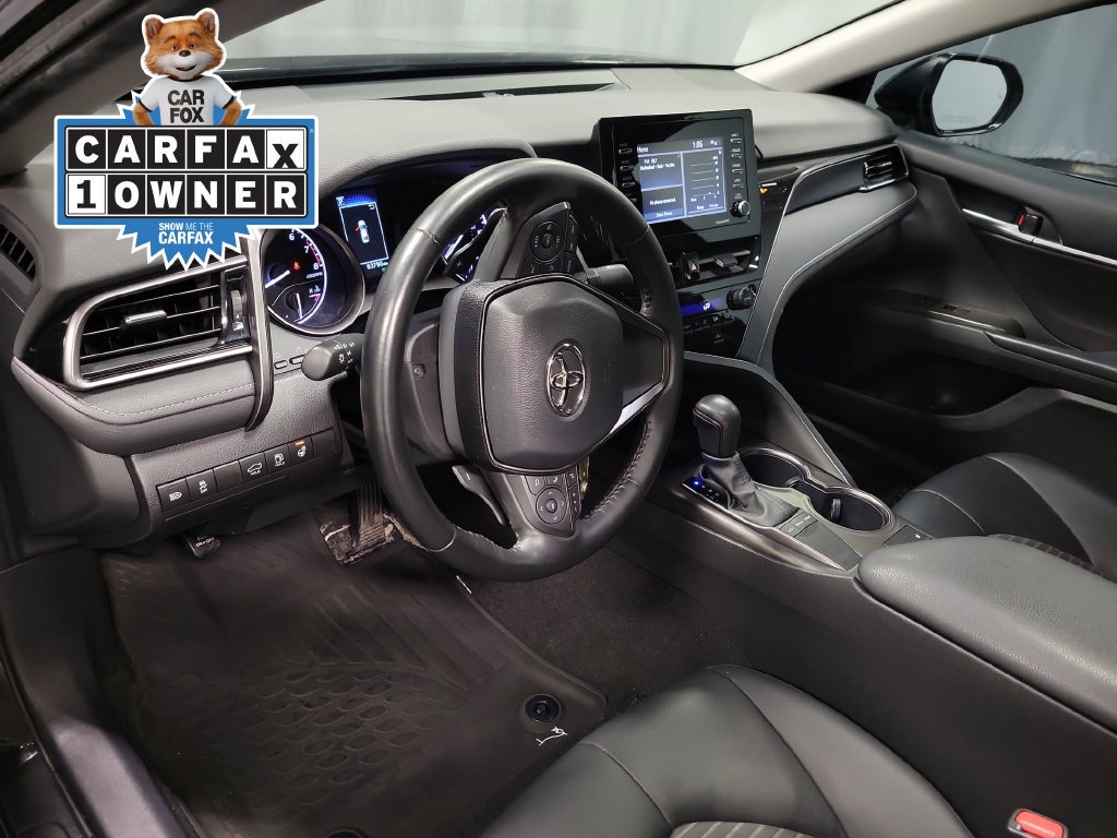 Used 2024 Toyota Camry SE w/ Cold Weather Package FWD image 17