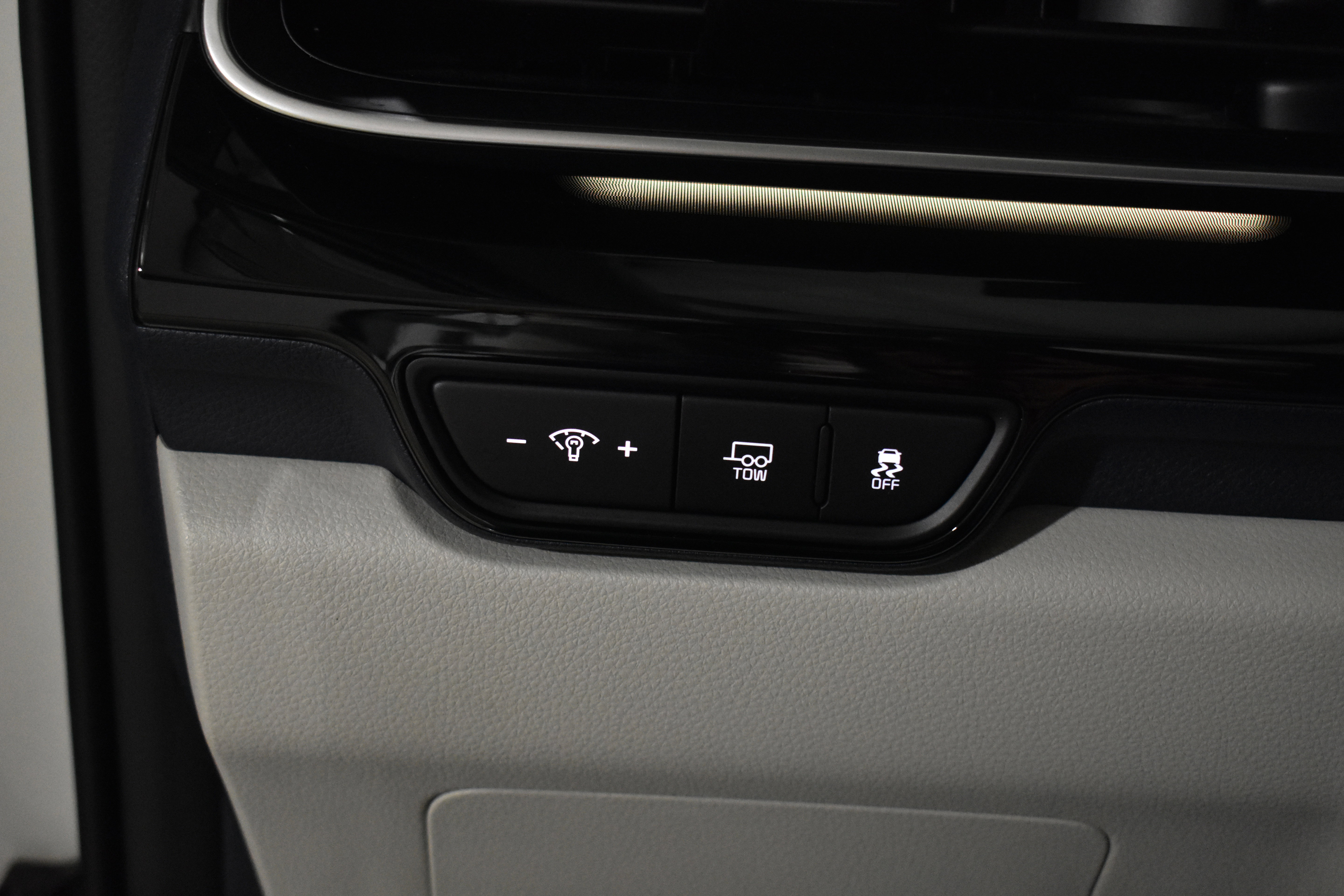 Used 2025 Kia Carnival SX Prestige image 19