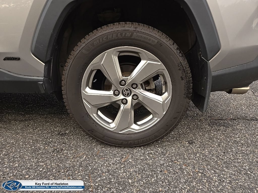 Used 2021 Toyota RAV4 AWD Hybrid image 7
