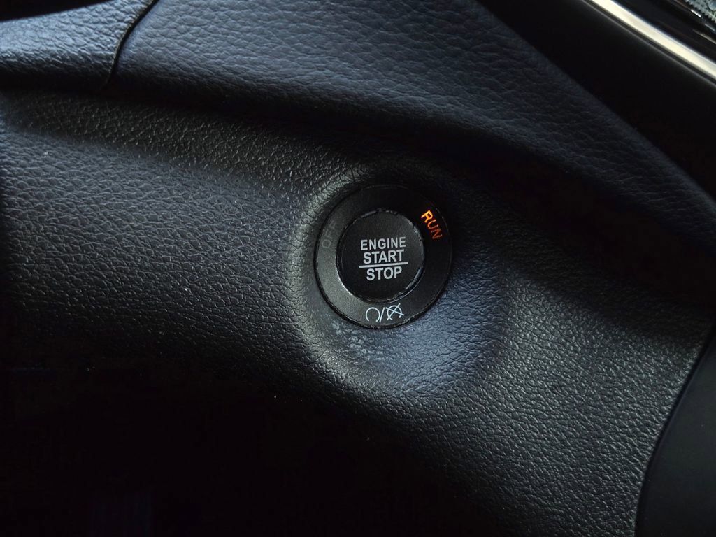 Used 2019 Jeep Cherokee Limited image 21