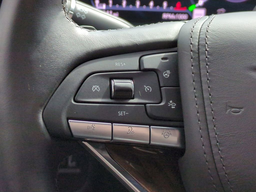 Used 2024 Cadillac Escalade Premium Luxury Platinum image 26