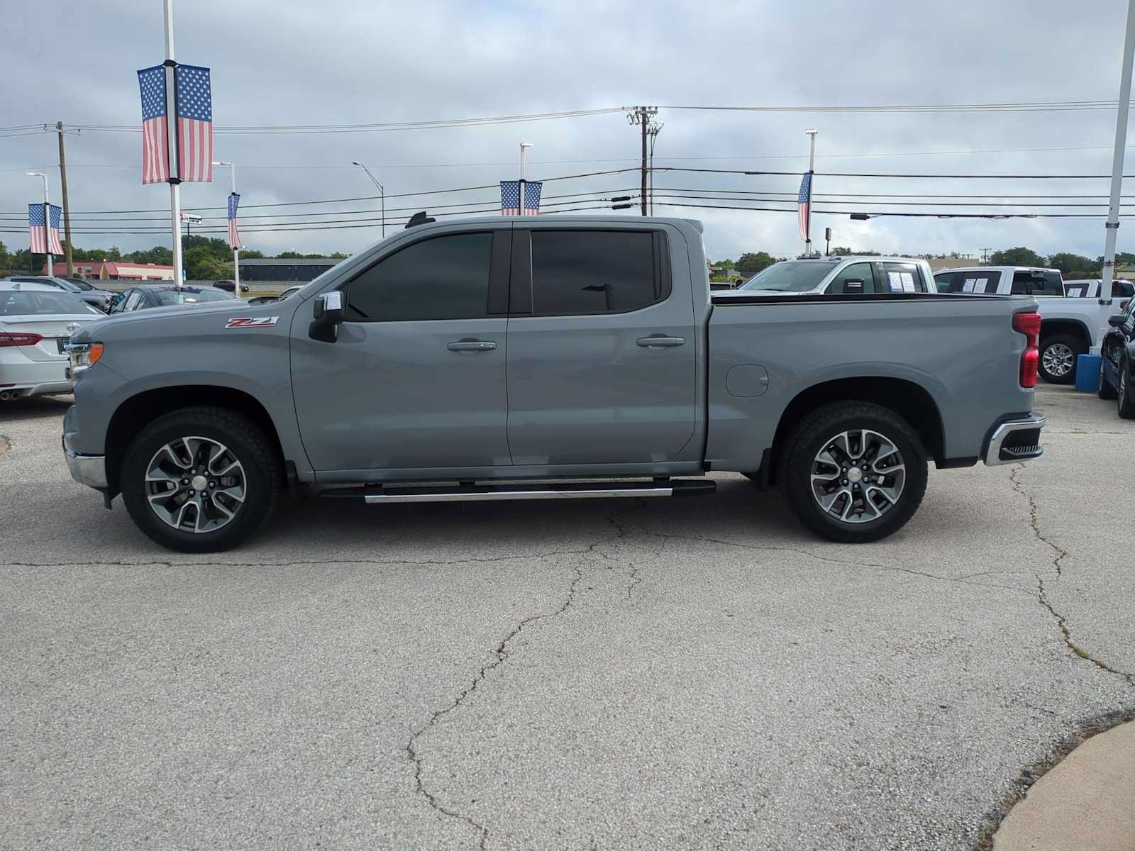 Used 2024 Chevrolet Silverado 1500 LT AWD/4WD image 5
