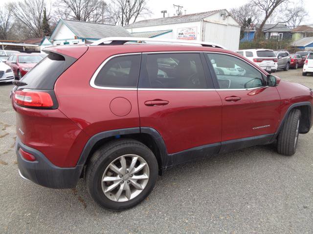 Used 2017 Jeep Cherokee Limited AWD/4WD image 16