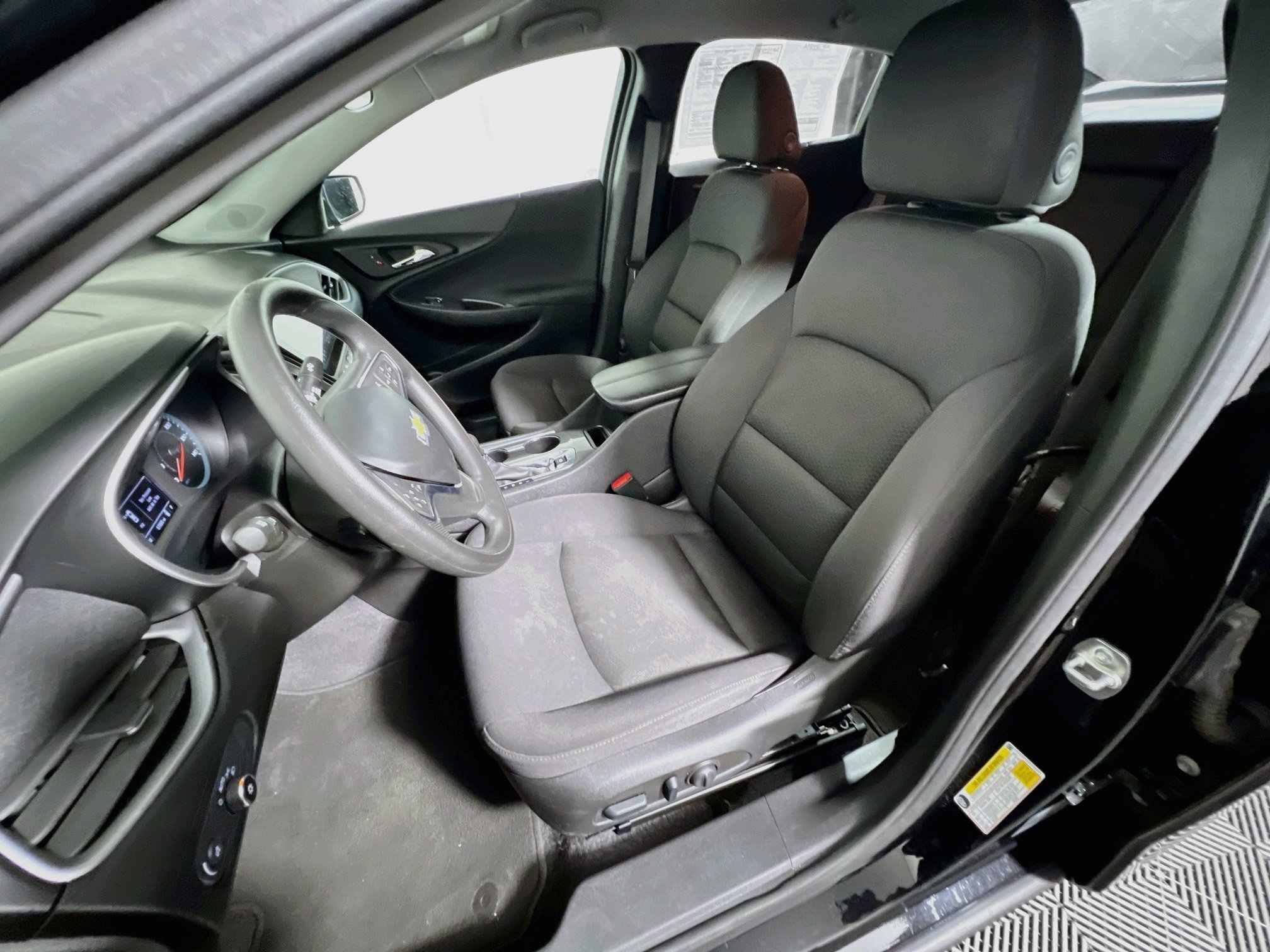 Used 2025 Chevrolet Malibu LT FWD image 14