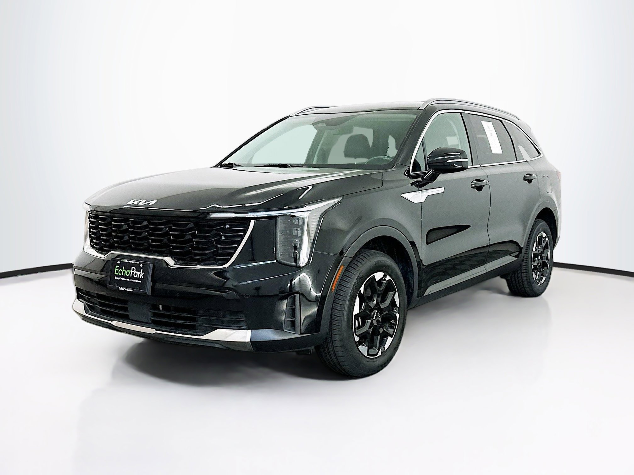 Used 2024 Kia Sorento S image 3