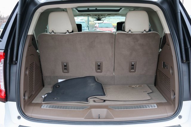 Used 2021 GMC Yukon Denali w/ Denali Premium Package image 10