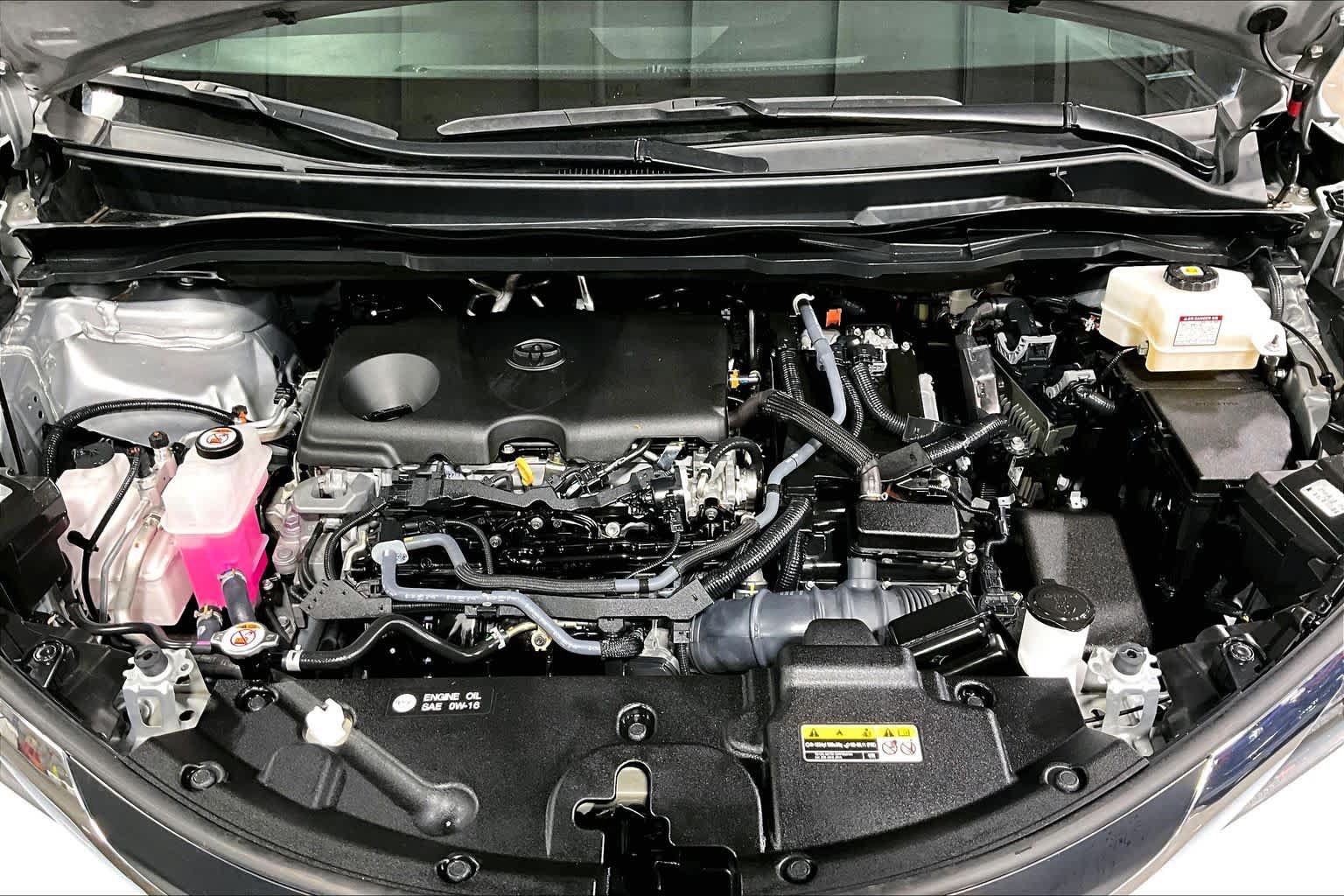 Used 2024 Toyota Sienna XLE FWD image 32