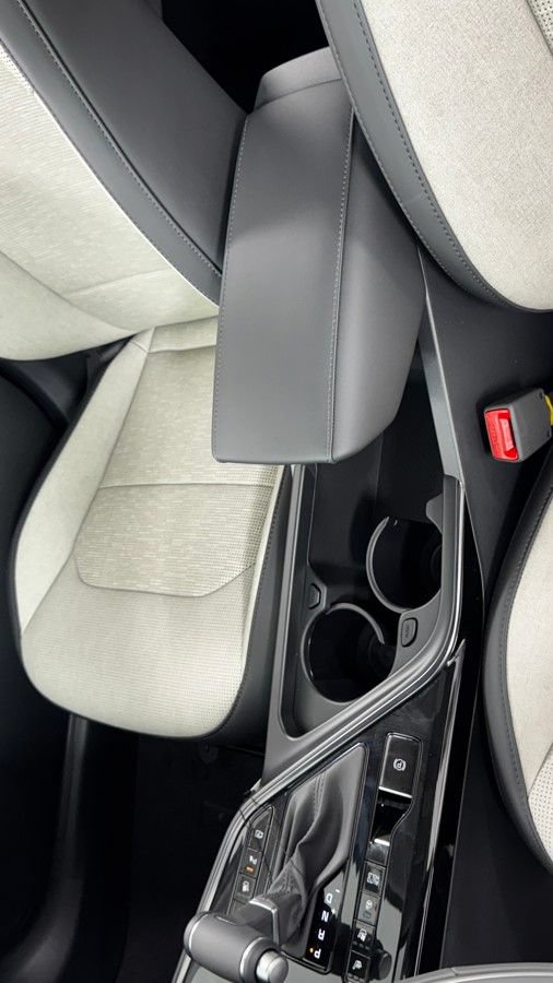 New 2026 Kia Niro FWD image 34