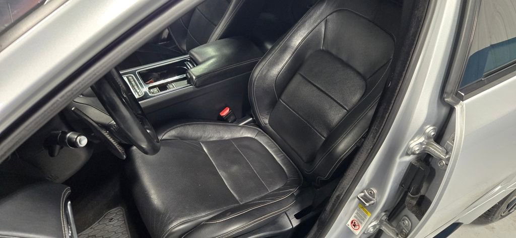 Used 2018 Jaguar XE S image 13