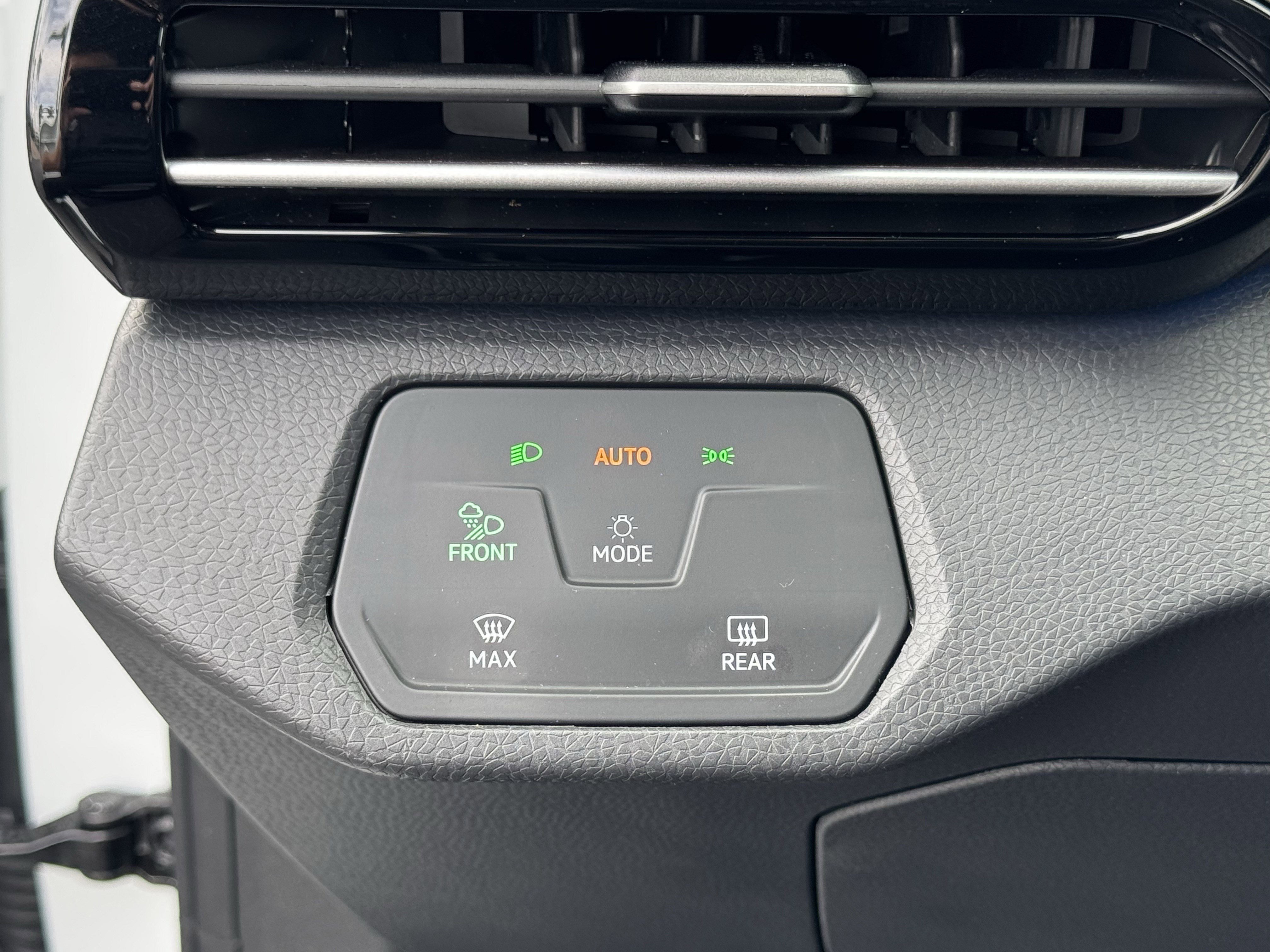 Used 2024 Volkswagen ID.4 S image 29