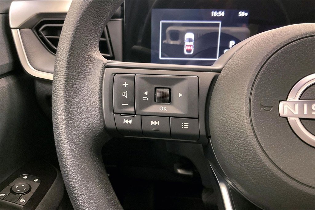 Certified 2025 Nissan Kicks S image 18