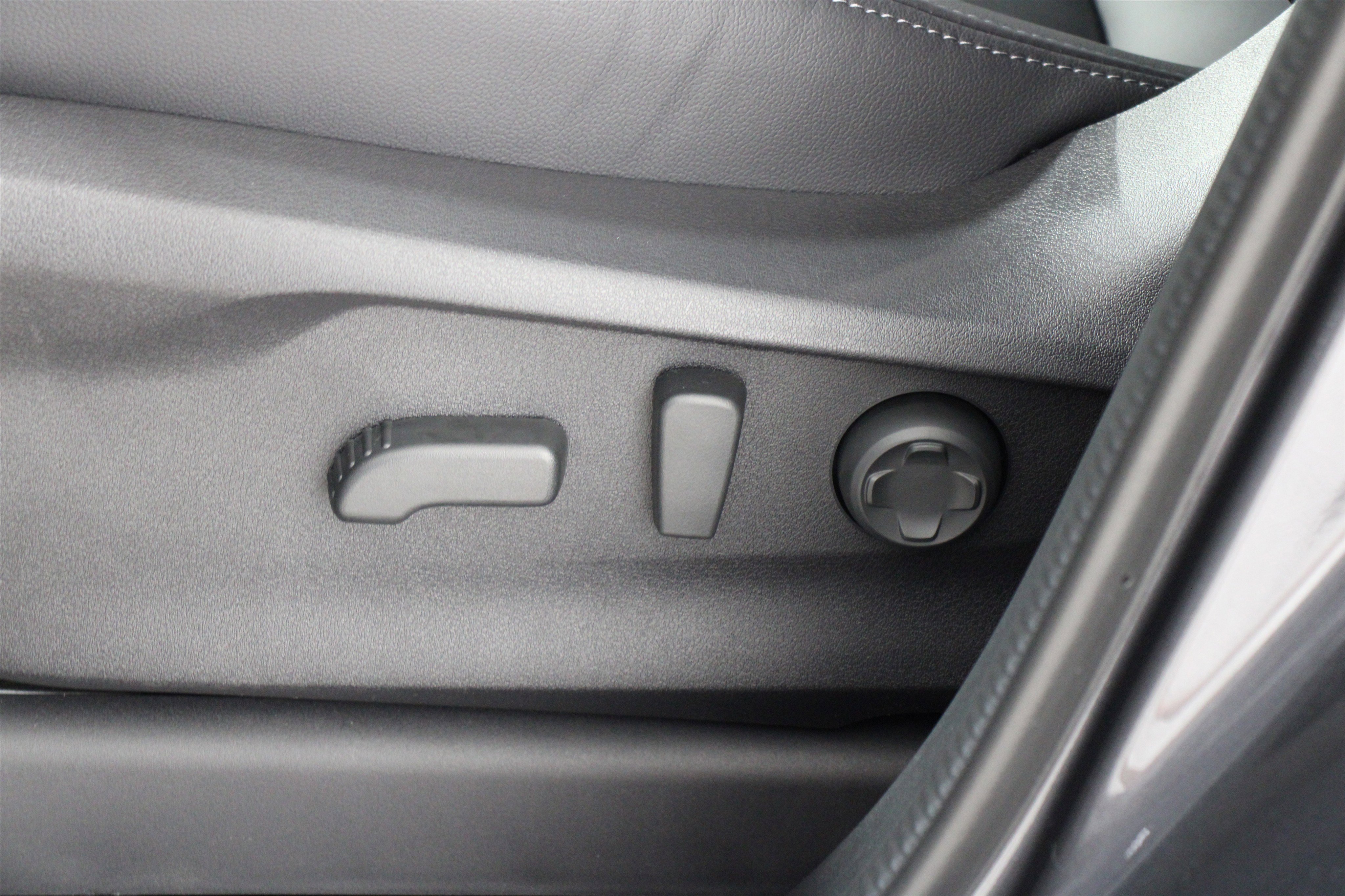 New 2025 Subaru Ascent Limited image 5