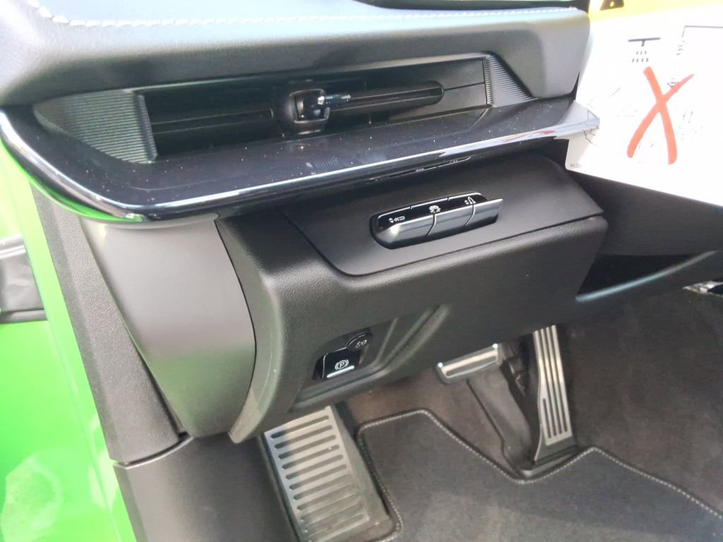 New 2026 Chevrolet Corvette Stingray w/ Z51 Performance Package image 42