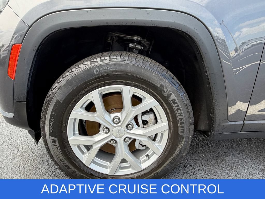 Used 2023 Jeep Grand Cherokee L Limited AWD/4WD image 9
