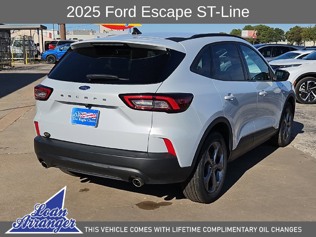 Used 2025 Ford Escape ST-Line FWD image 12