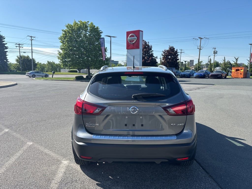 Used 2018 Nissan Rogue Sport SL AWD/4WD image 6
