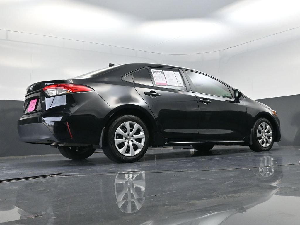 Used 2025 Toyota Corolla LE image 19