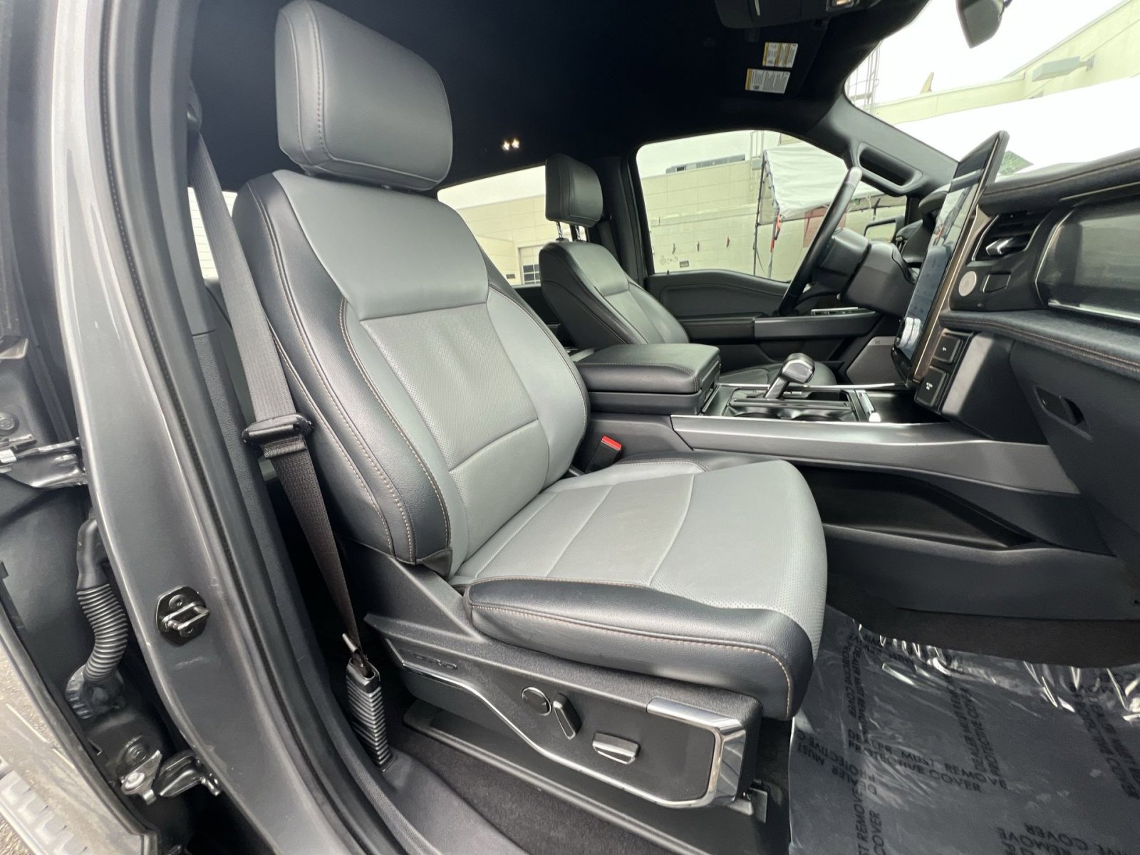 Used 2023 Ford F150 Lightning Lariat image 34